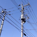 電柱に使われる金属パーツ